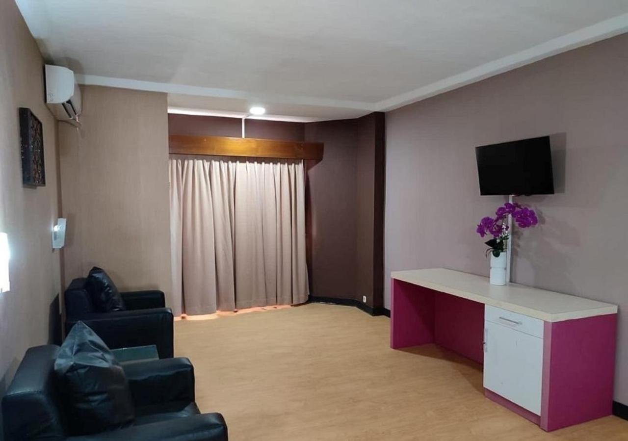 Collection O 1963 Hotel The New Benakutai Μπαλικπαπάν Εξωτερικό φωτογραφία