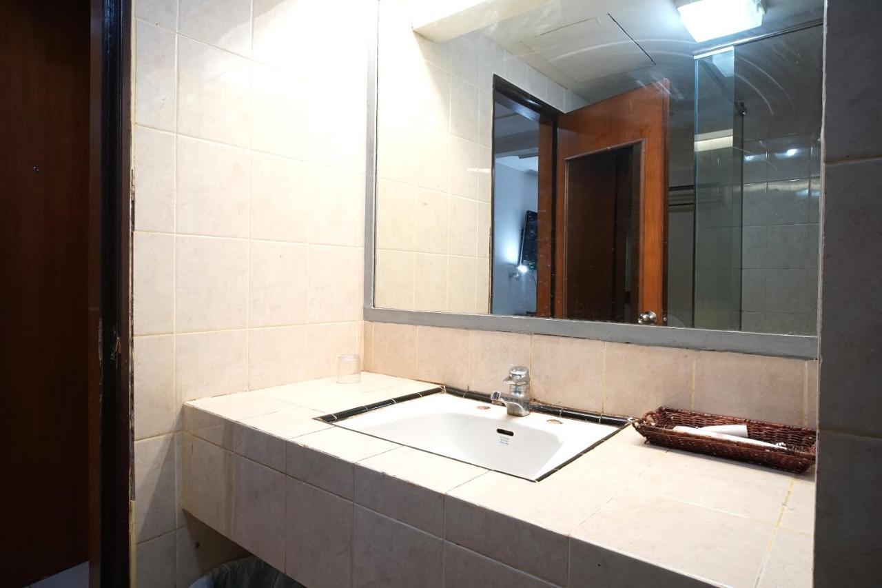 Collection O 1963 Hotel The New Benakutai Μπαλικπαπάν Εξωτερικό φωτογραφία