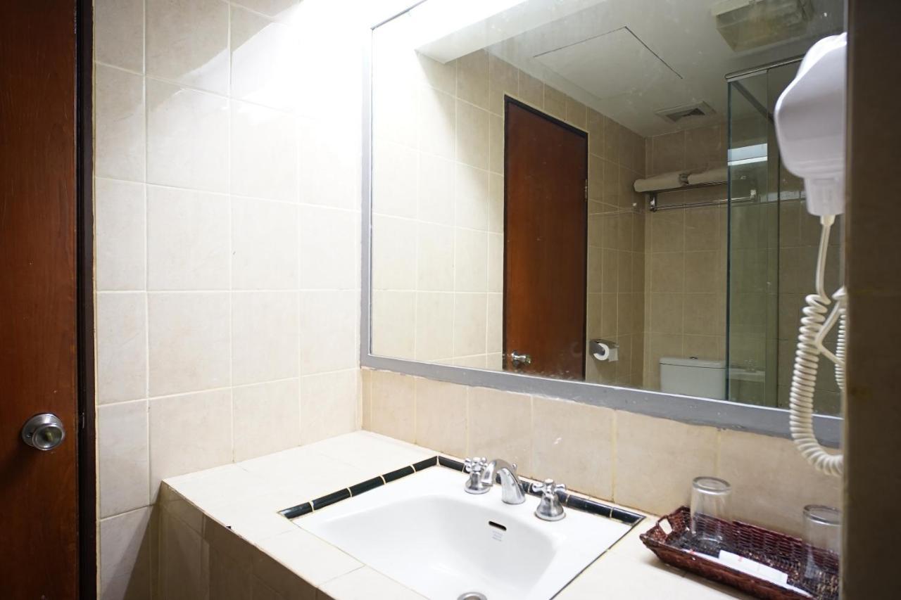 Collection O 1963 Hotel The New Benakutai Μπαλικπαπάν Εξωτερικό φωτογραφία