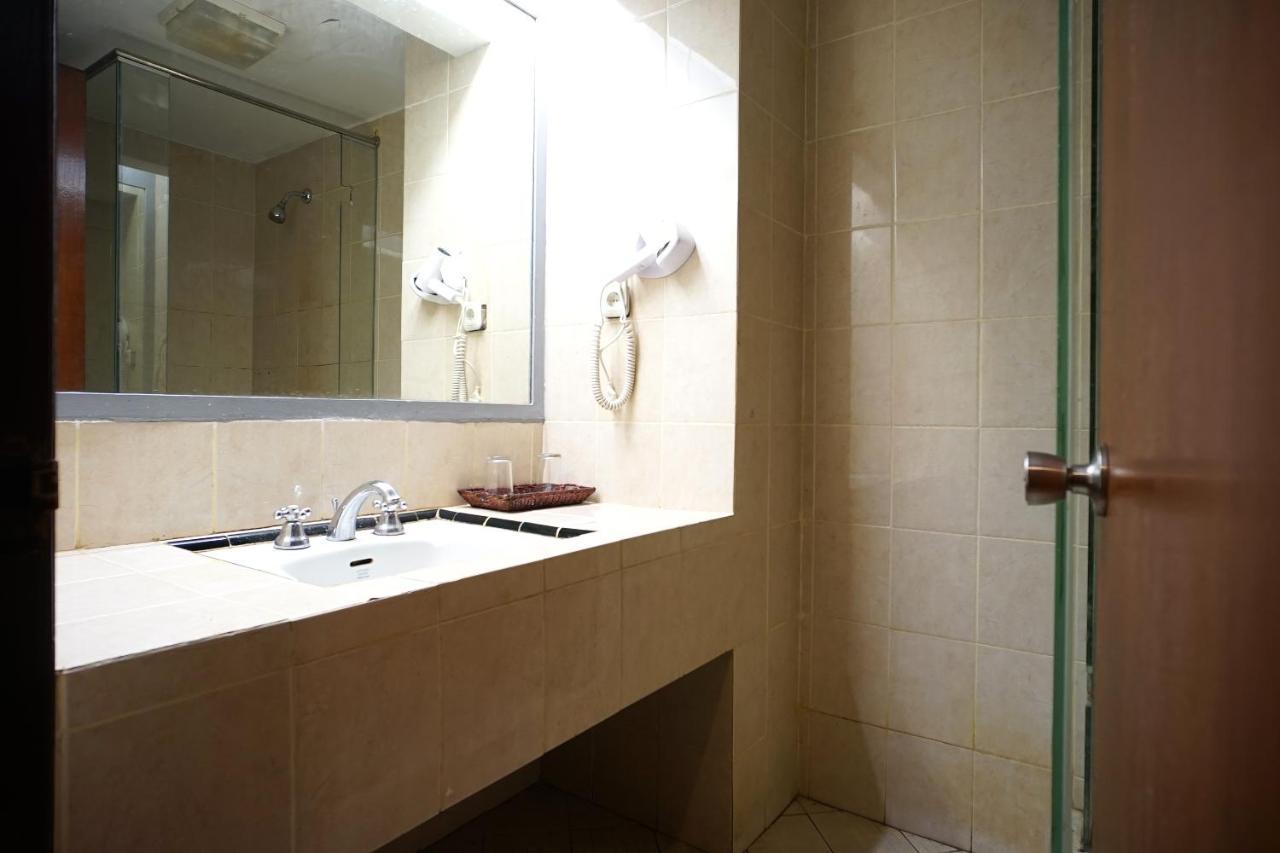 Collection O 1963 Hotel The New Benakutai Μπαλικπαπάν Εξωτερικό φωτογραφία